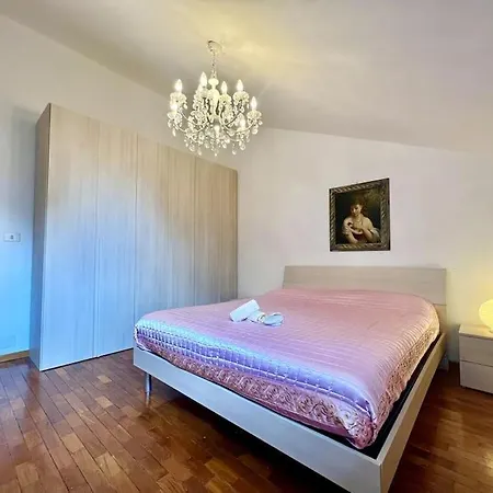 Elegant Mansarda Apartment *